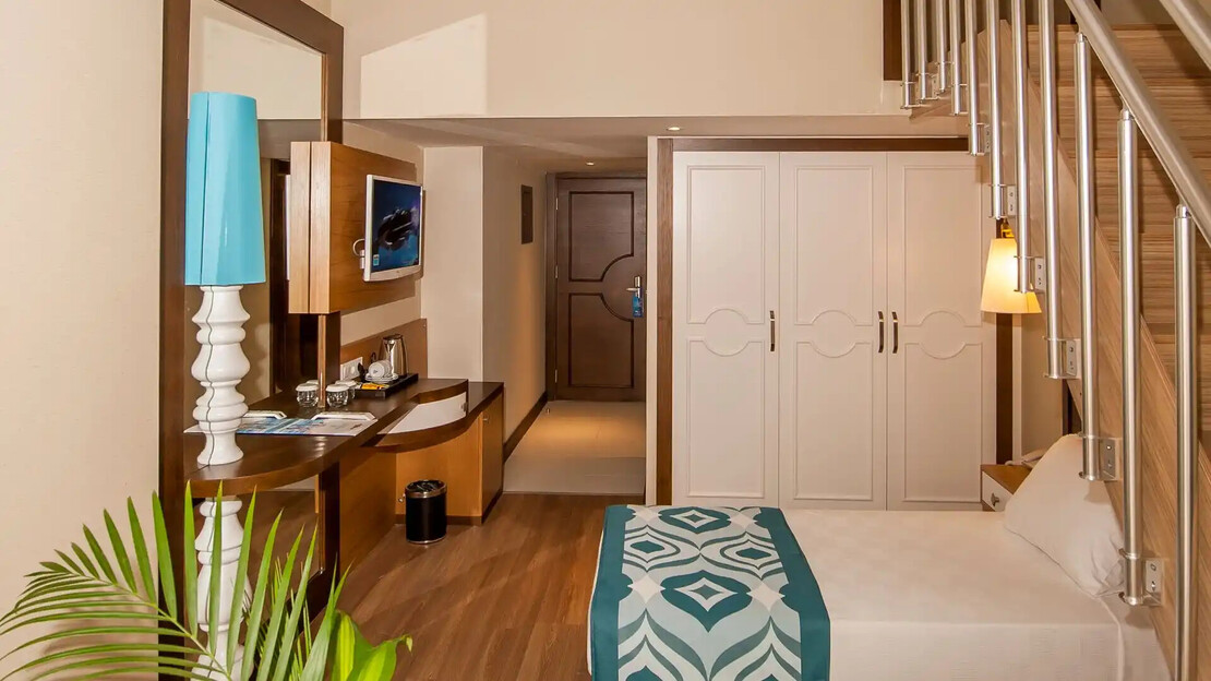 Dream World Resort & Spa